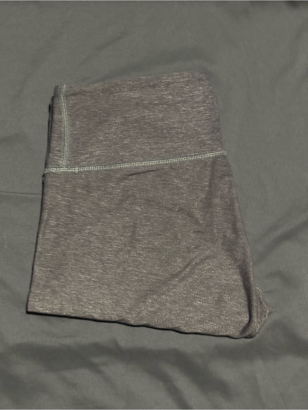 Lululemon mid rise legging (size 6)